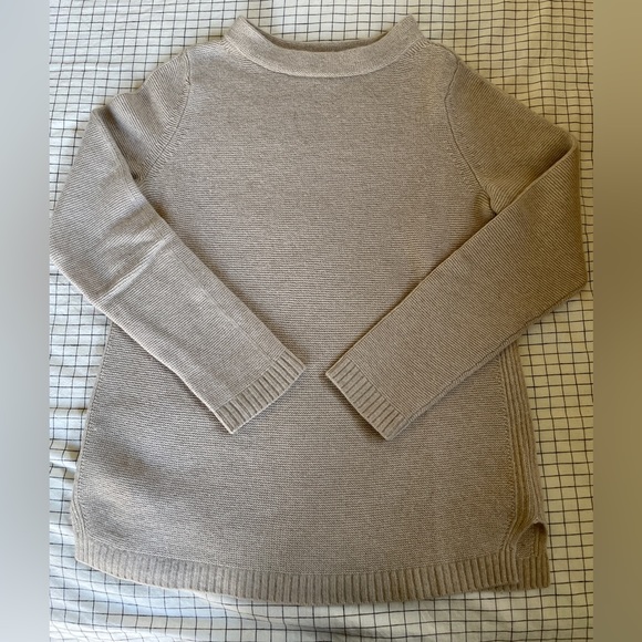 *SOLD* Wool & Cashmere blend sweater - Picture 1 of 5